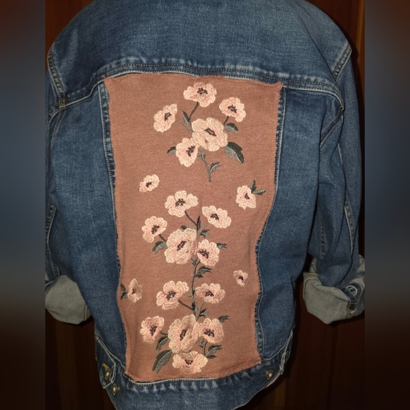 Upcycled One Of A Kind Embroidered Denim Jacket Size S Eddie Bauer Denim - Picture 2 of 10